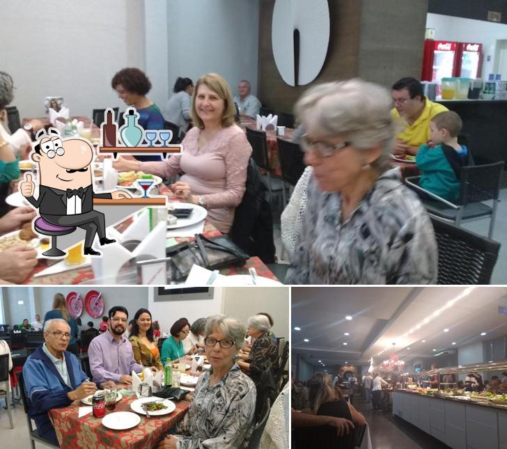O interior do Restaurante Metrópole