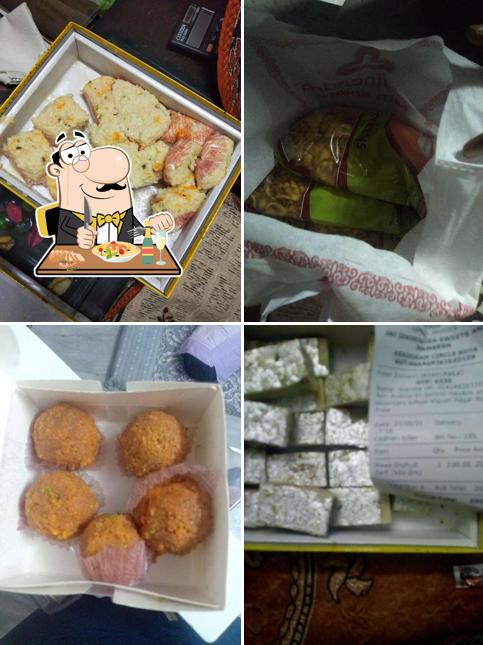 Food at Jai Jinendra Sweets & Namkeen