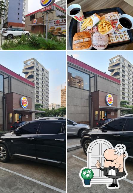 Desfrute da vista do exterior Burger King