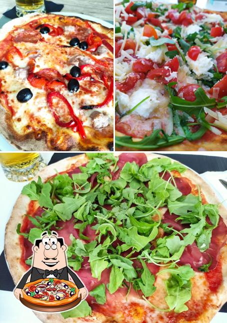Scegli tra le svariate varianti di pizza