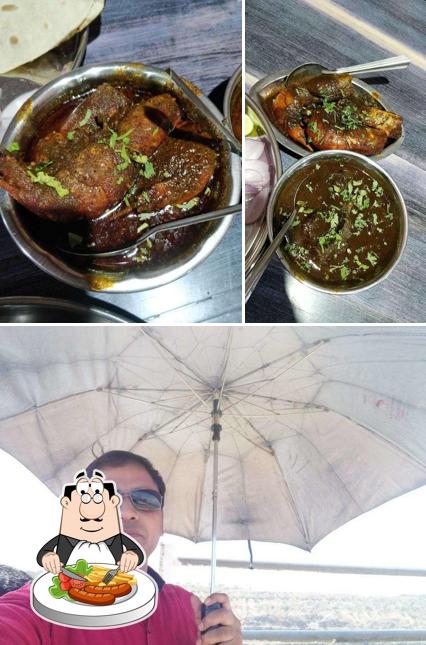 Shankar Saoji Bhojanalay is distinguished by food and exterior