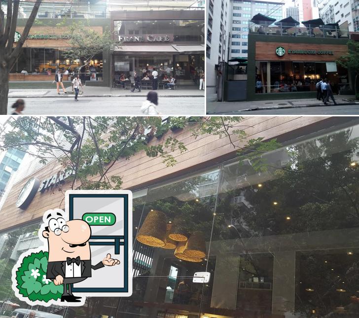 O exterior do Starbucks