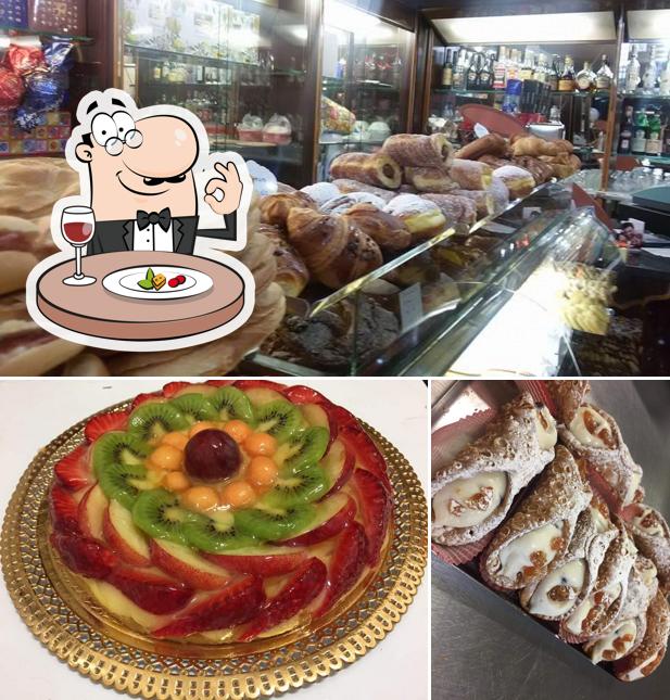 Platti al Pasticceria Antica Pesaro Di Arduini E Agostini E C. S