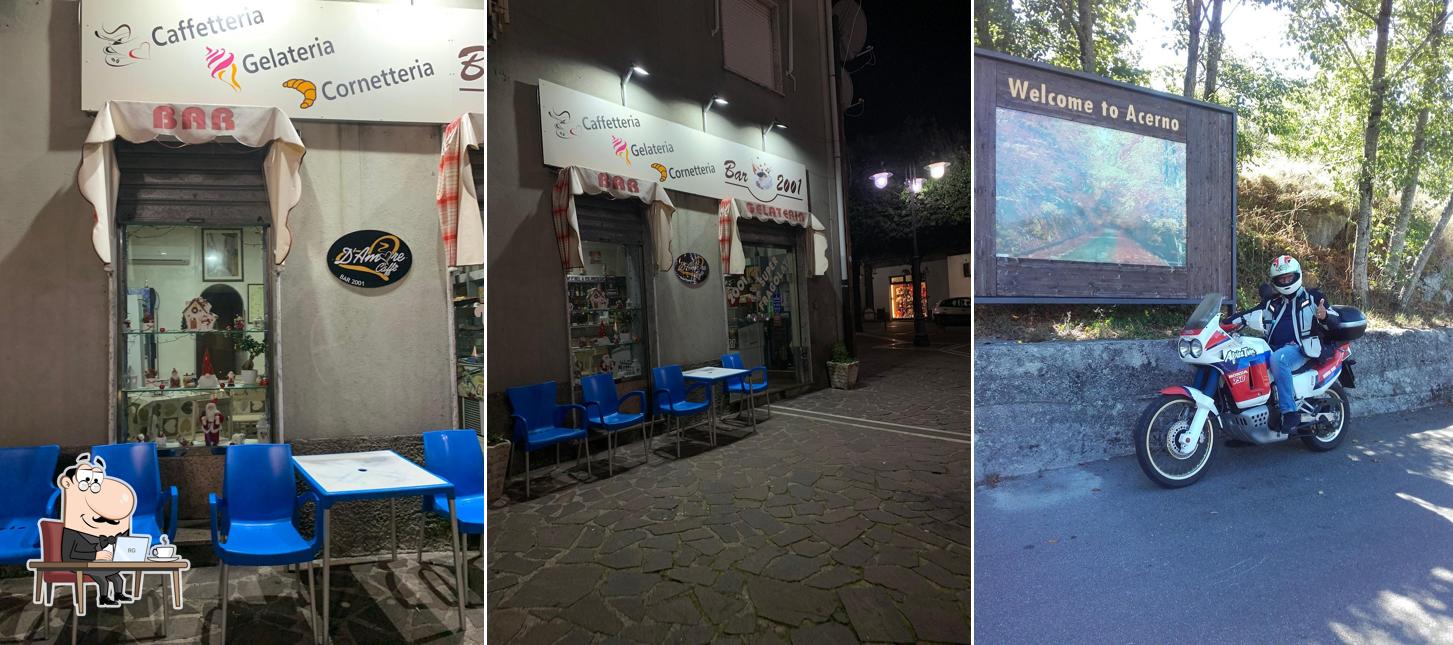 Dai un'occhiata agli interni di Bar 2001