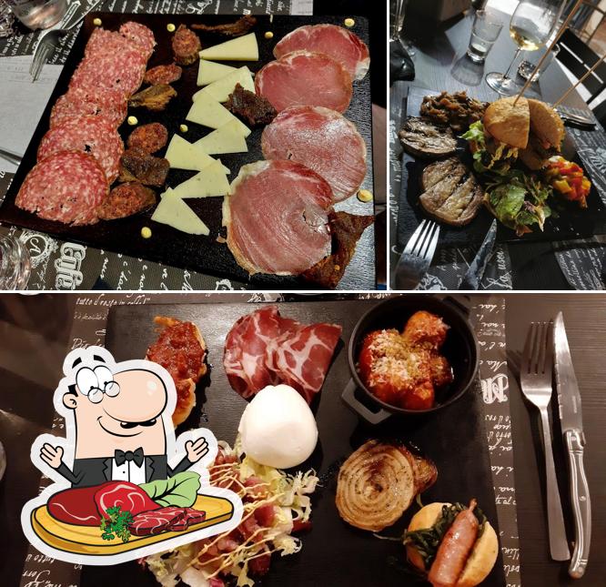 Prenditi i piatti di carne a Officina del cibo