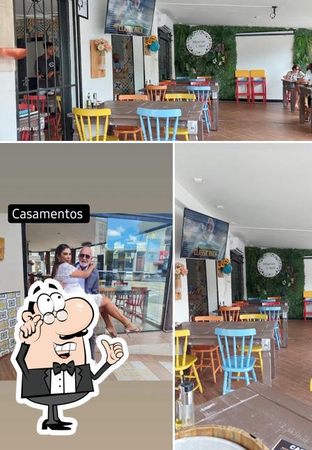O interior do Maria Caju