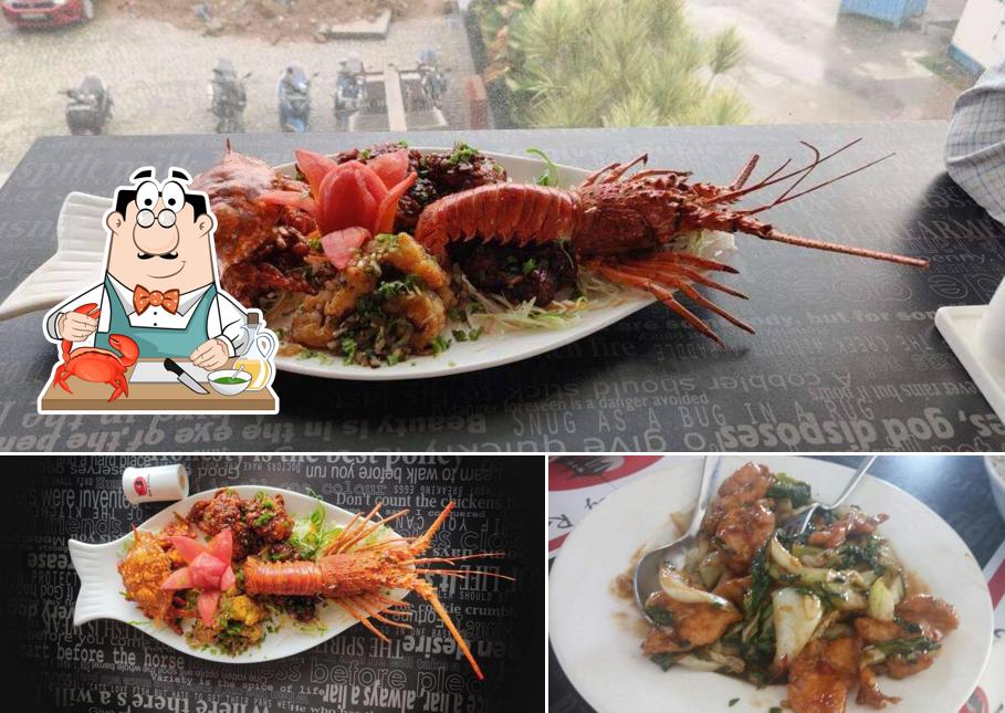 The visitors of Dine O China can enjoy different seafood dishes