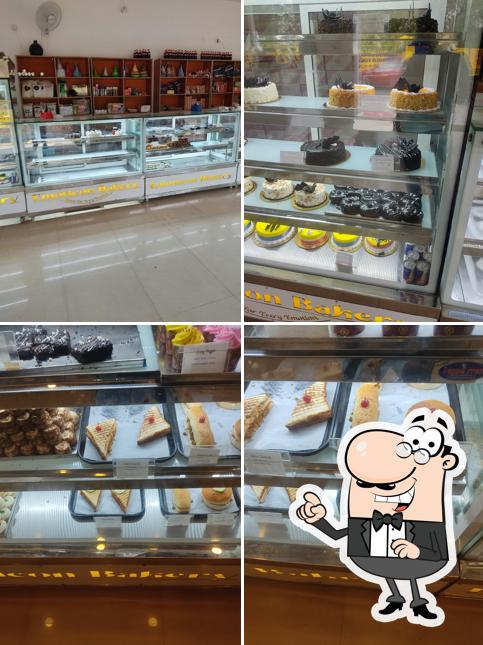 Check out how Emoticon Bakery looks inside