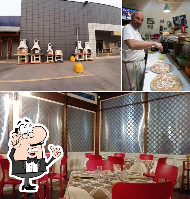 Gli interni di Pizzeria Battista dal 2001