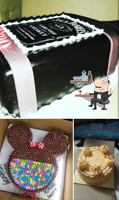The interior of Cake Me