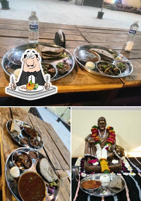 Food at Hotel Maratha Mutton Bhakari