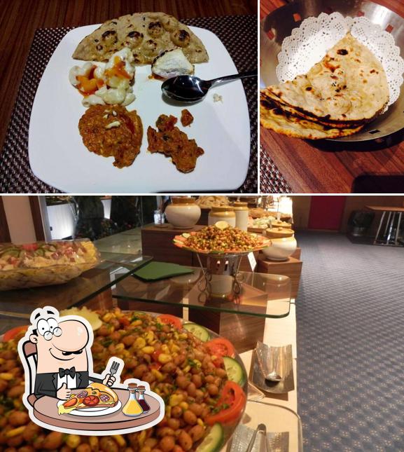 Pick pizza at Savannah - Club Babylon