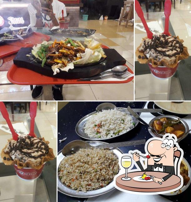Meals at Aroma