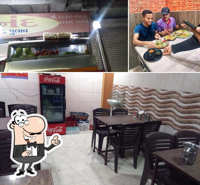 The interior of Anand Bhaji Pau