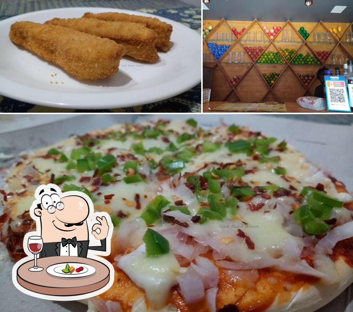 Meals at De Halloween Club