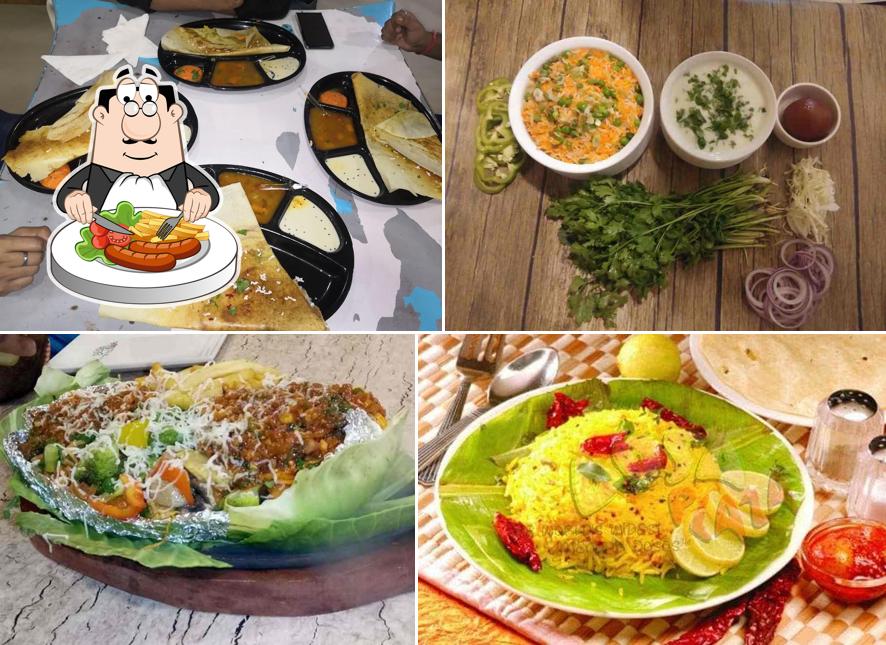 Food at Dosa Plaza