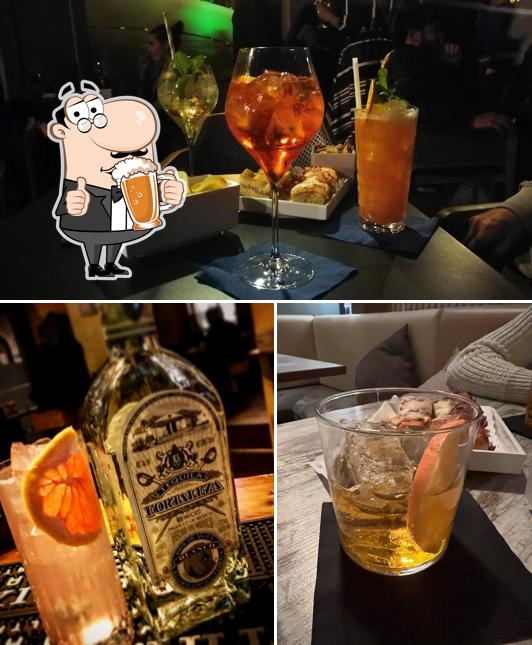 Puoi prenderti un rinfrescante bicchiere di birra chiara o scura