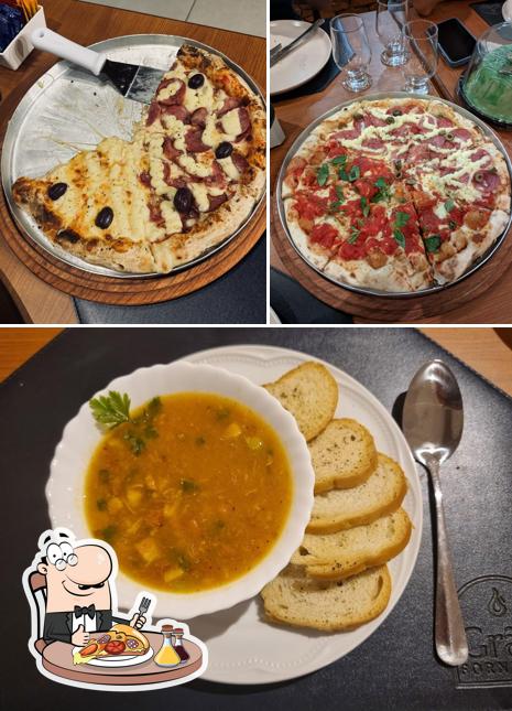 Escolha pizza no Grão Forneria