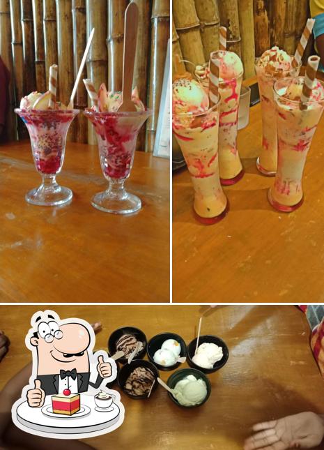 Sandwich Villa serves a number of desserts