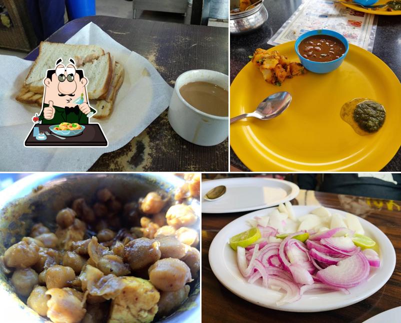Meals at SHARMA VEGETARIAN DHABA