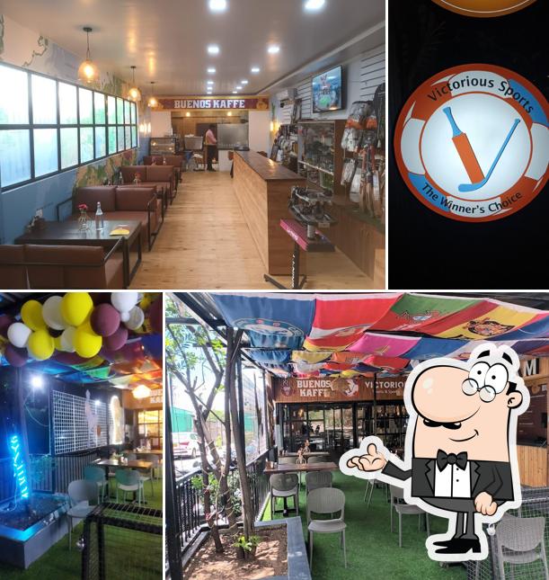 The interior of BUENOS KAFFE