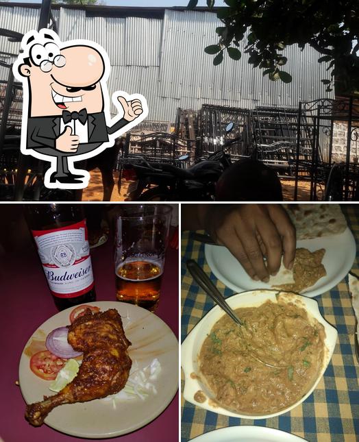 Look at the image of Kamaxi Bar & Restaurant
