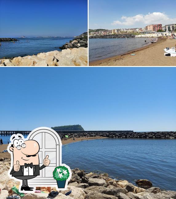 Goditi la vista dagli esterni di Lido Fortuna Beach Park