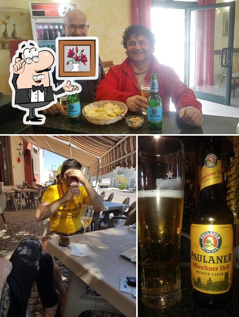 Tra le diverse cose da Bar Mameli si possono trovare la interni e birra