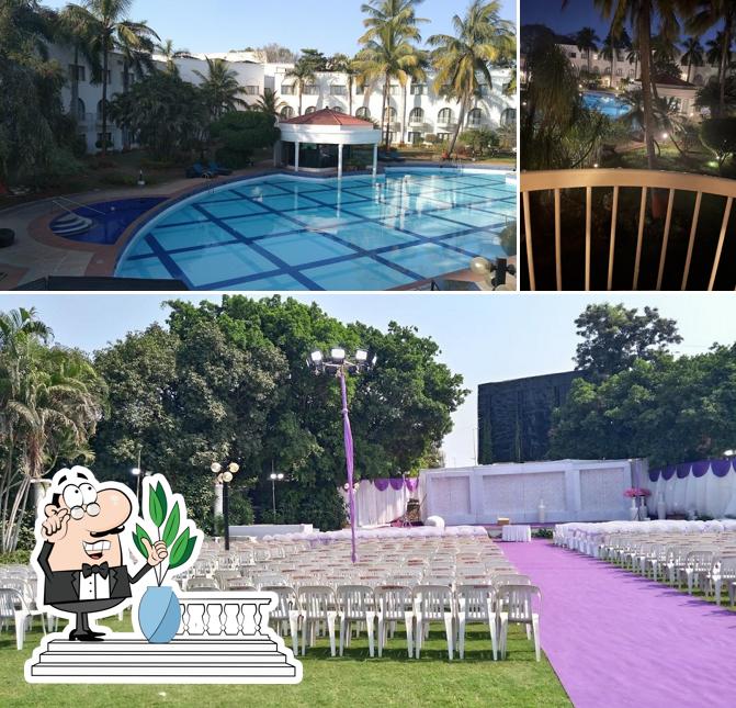 The outside area is an important feature of Lemon Tree Hotel, Aurangabad