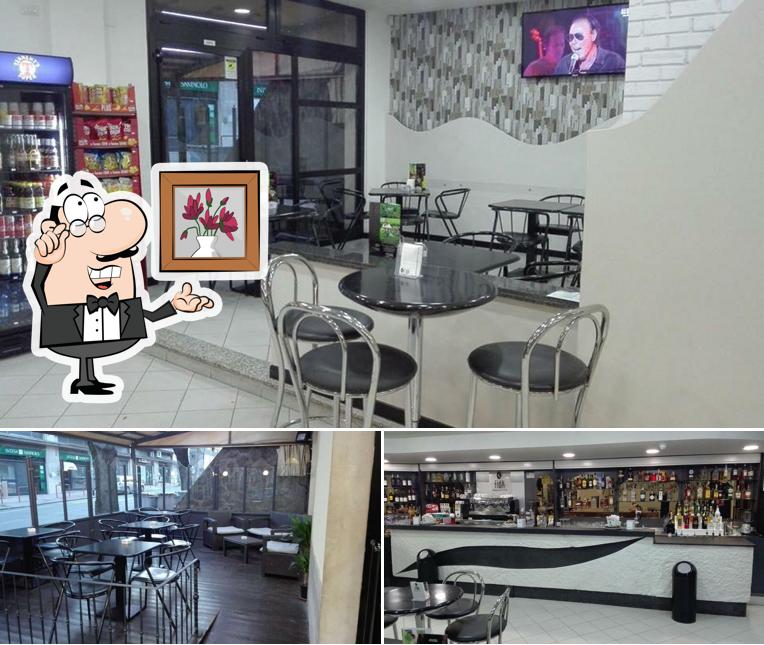 Siediti a un tavolo di Bar 52