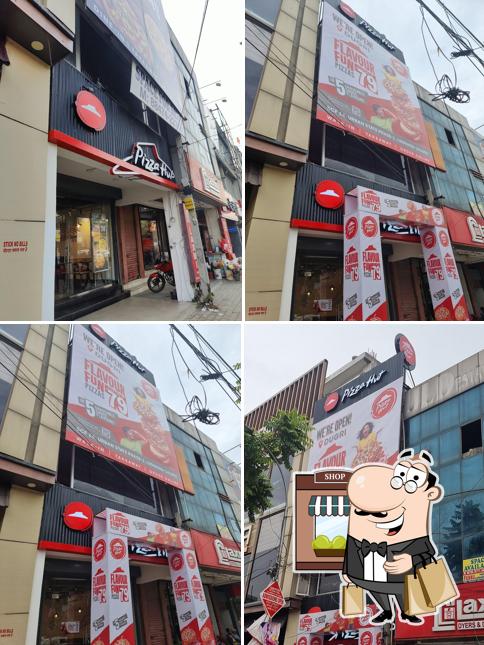 The exterior of Pizza Hut Dugri, Ludhiana