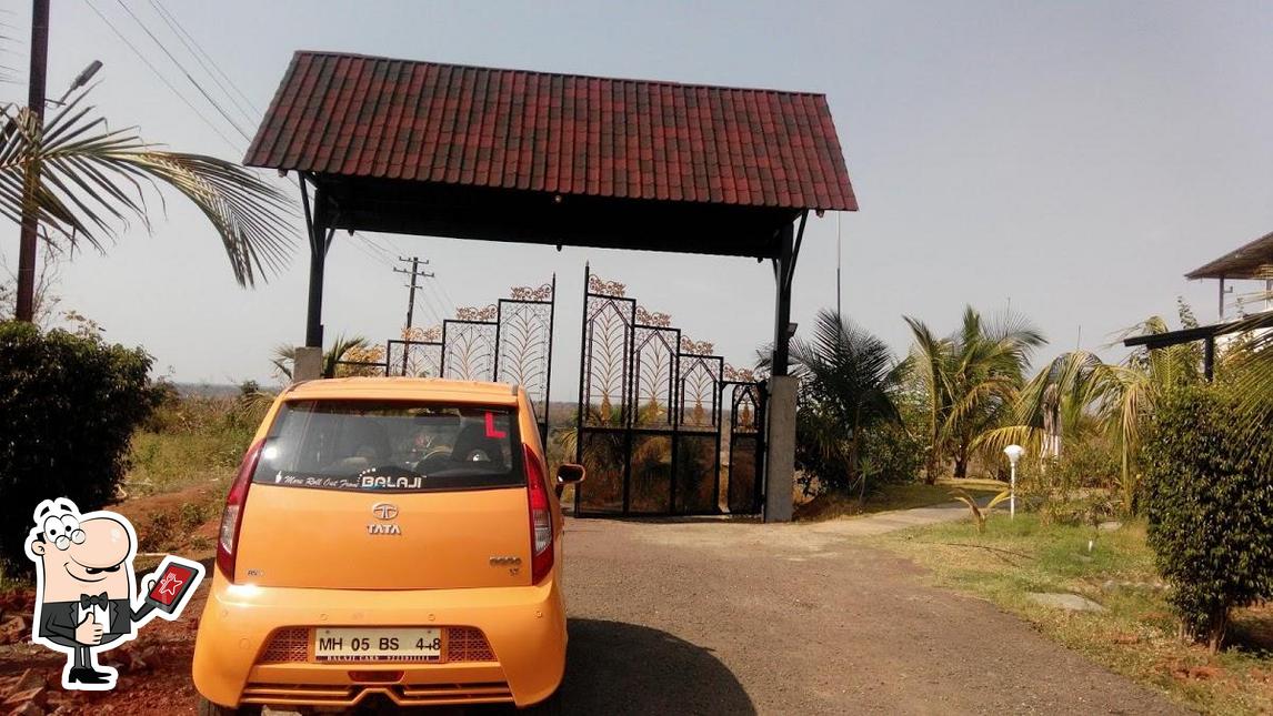 Look at this image of Eden Hills Murbad