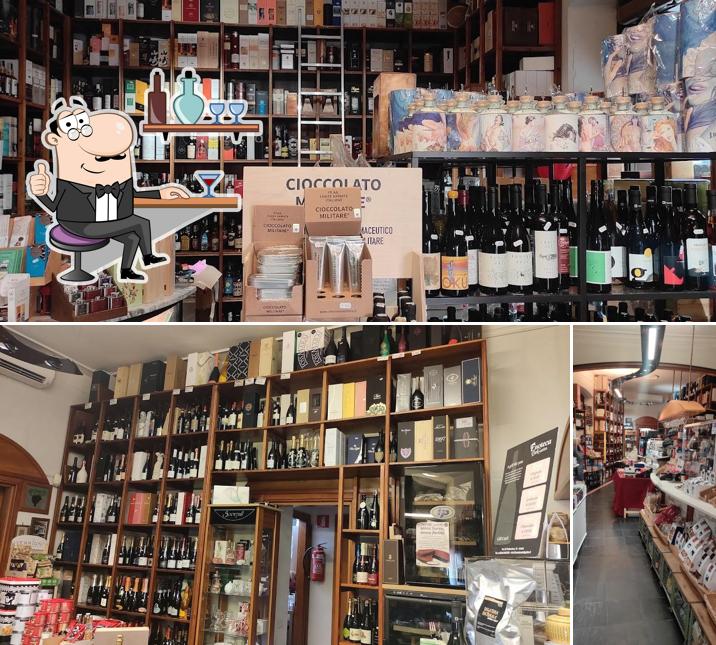 Gli interni di Enoteca Del Gatto