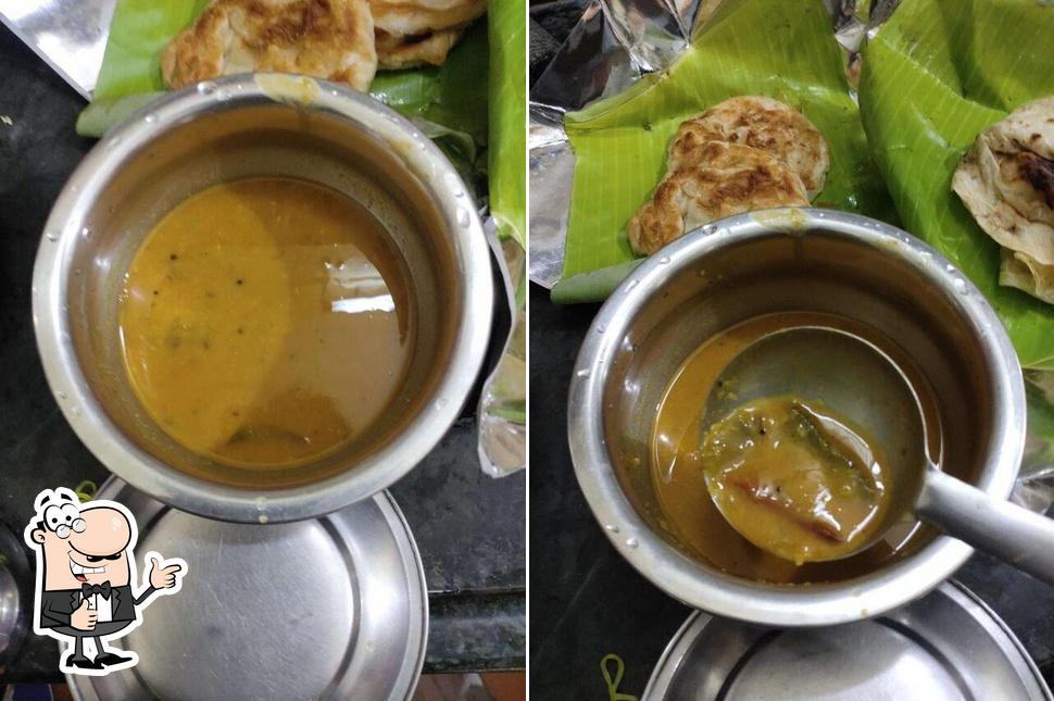 Look at this pic of Mukku Kadai K Subbu