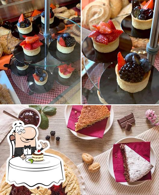 Caffè Sport Garden serve un'ampia gamma di dessert
