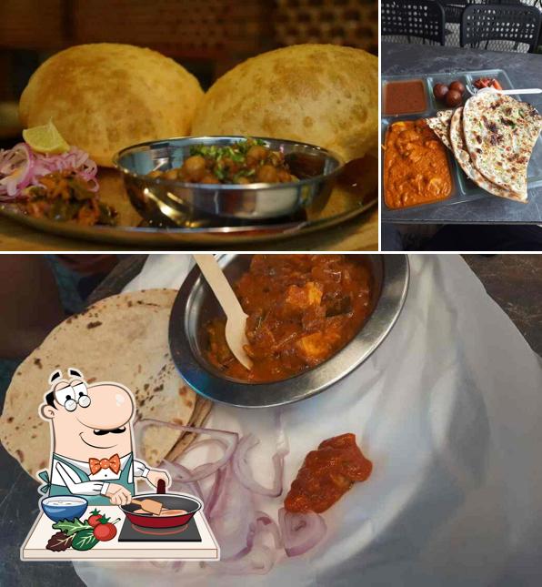 Chicken curry at Sardarji's Chaats & More