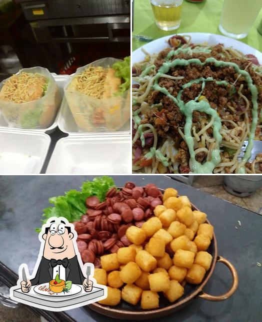 Comida em Pizzaria Shekinah
