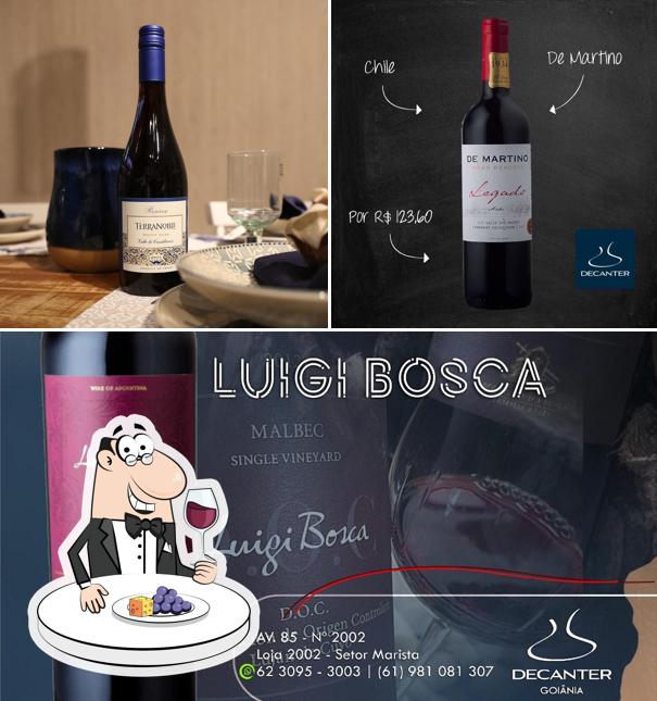 Experimente vinho no DECANTER GO