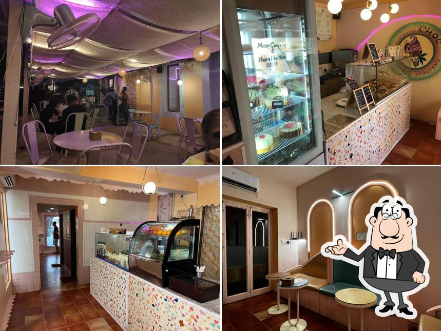Take a seat at one of the tables at Cream Choc Gelato