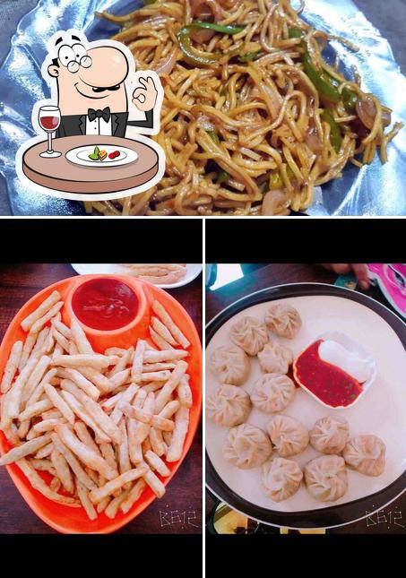 Food at Desi Vibes