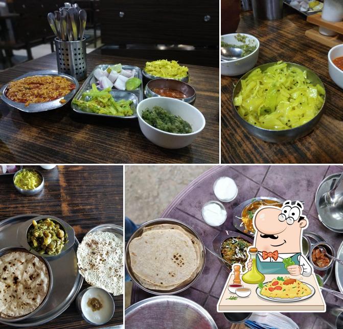 Food at Hotel Girnar Kathiyawadi