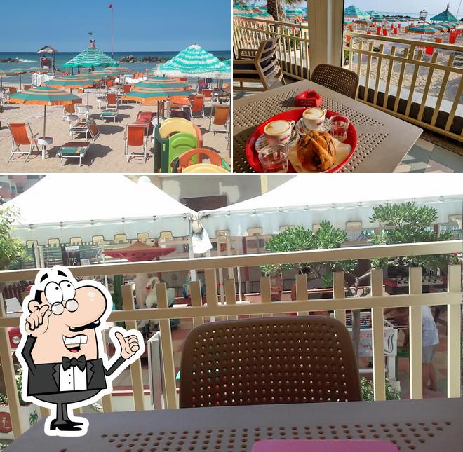 Siediti a un tavolo di Gran Caffè Mambo