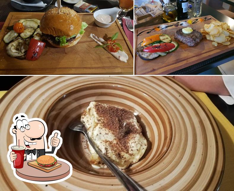 Ordina un hamburger a Restaurant "Kap Uja"