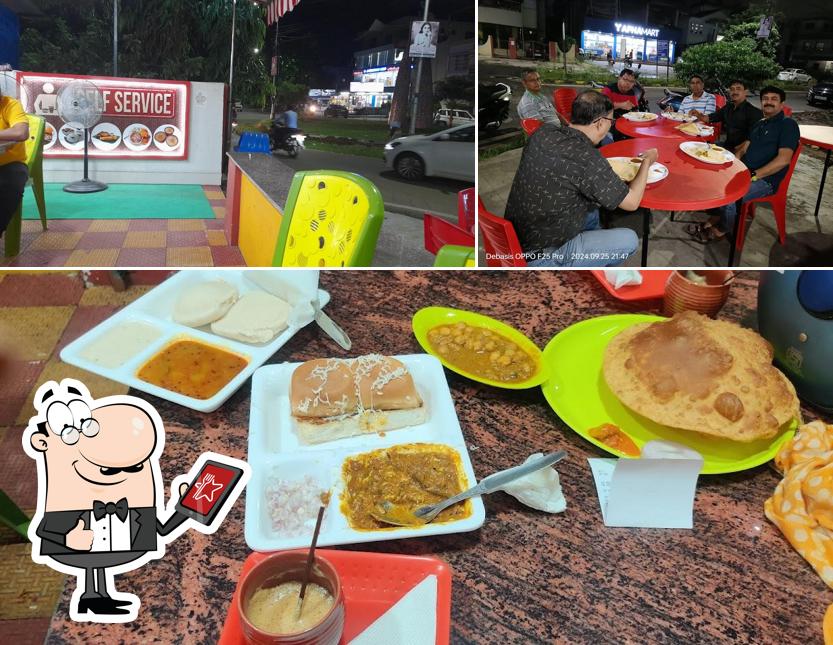 Among various things one can find exterior and food at MAYANK KA ADDA