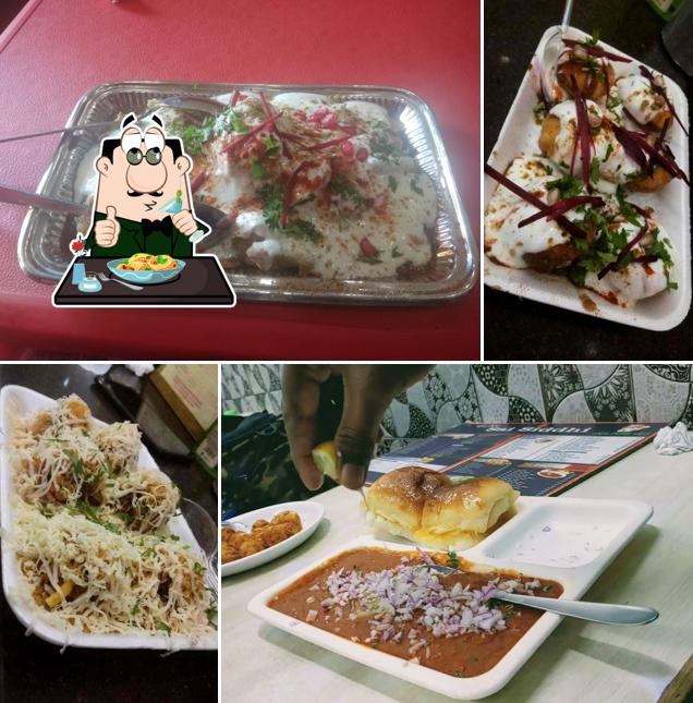 Food at Amritsari Chaat