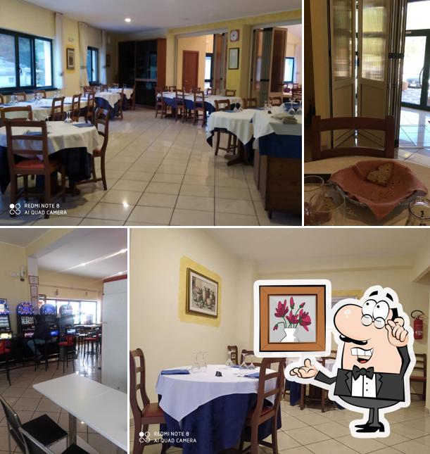 Siediti a un tavolo di Ristorante Bar Crocus