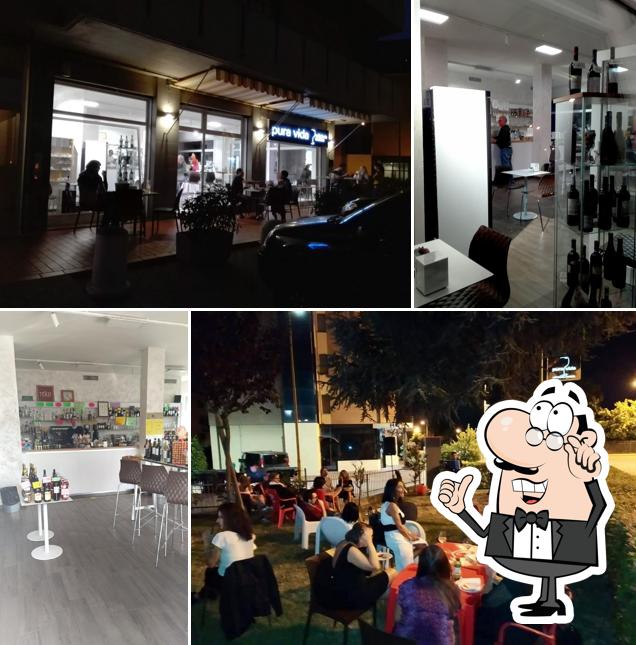 Gli interni di Pura Vida caffetteria enoteca