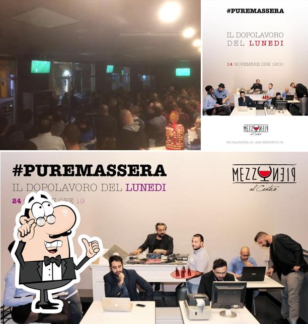Gli interni di Mezzopieno Bar
