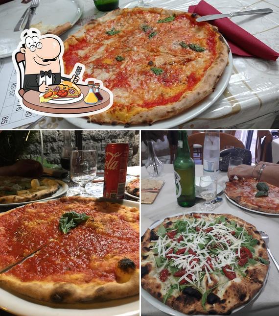 Prenditi una pizza a Bar Continental