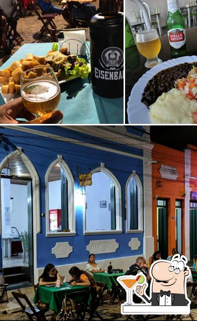 Esta é a ilustração ilustrando bebida e interior a Restaurante e Bar de Casa